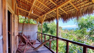 Vue bungalow dans l'arbre